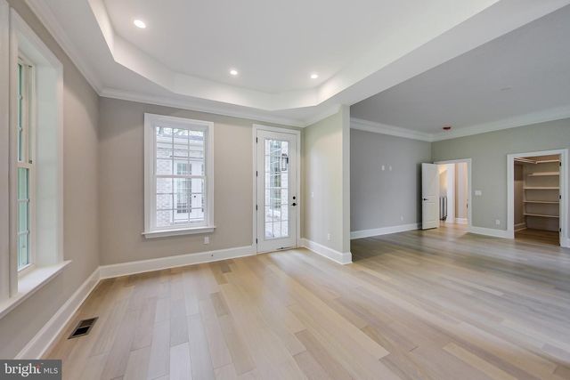 3104 SLEEPY HOLLOW RD, Falls Church, VA 22042