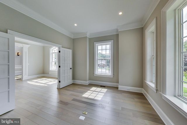 3104 SLEEPY HOLLOW RD, Falls Church, VA 22042