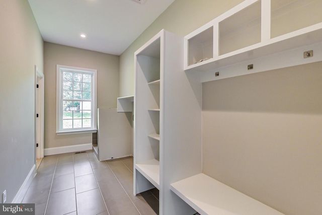 3104 SLEEPY HOLLOW RD, Falls Church, VA 22042