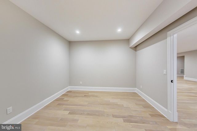 3104 SLEEPY HOLLOW RD, Falls Church, VA 22042