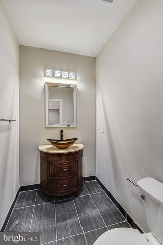 3104 SLEEPY HOLLOW RD, Falls Church, VA 22042