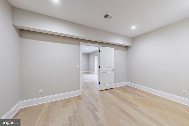 3104 SLEEPY HOLLOW RD, Falls Church, VA 22042