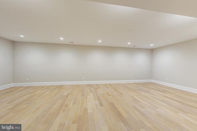 3104 SLEEPY HOLLOW RD, Falls Church, VA 22042