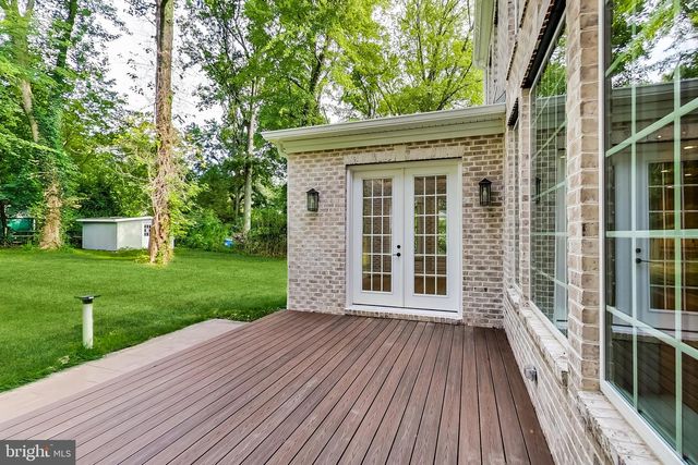 3104 SLEEPY HOLLOW RD, Falls Church, VA 22042