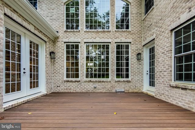 3104 SLEEPY HOLLOW RD, Falls Church, VA 22042