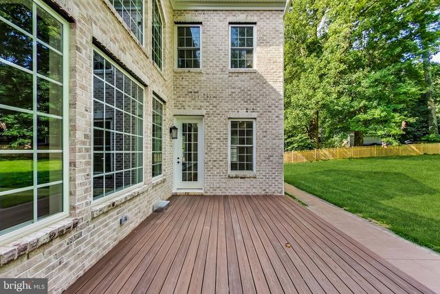 3104 SLEEPY HOLLOW RD, Falls Church, VA 22042