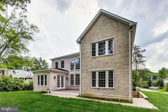 3104 SLEEPY HOLLOW RD, Falls Church, VA 22042
