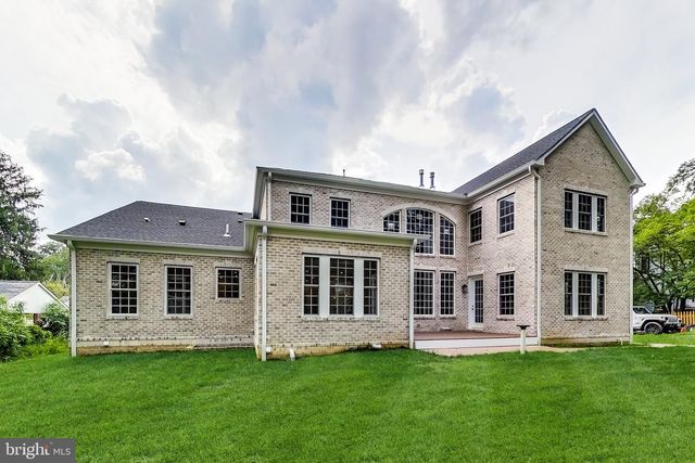 3104 SLEEPY HOLLOW RD, Falls Church, VA 22042