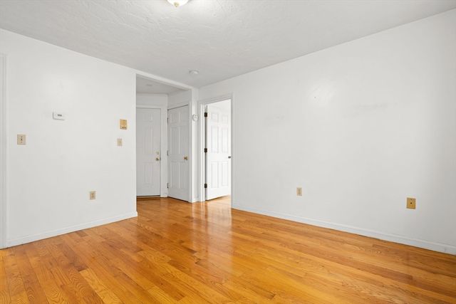 8 Walnut St 2A, Quincy, MA 02171