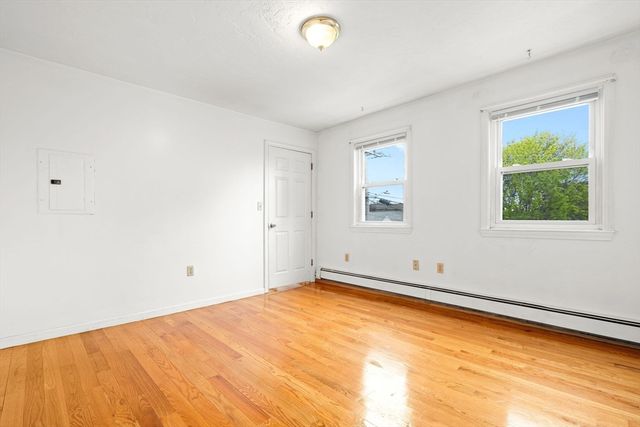 8 Walnut St 2A, Quincy, MA 02171