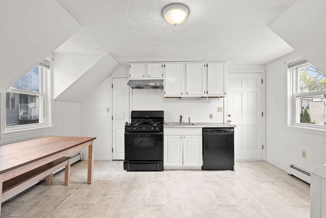 8 Walnut St 2A, Quincy, MA 02171