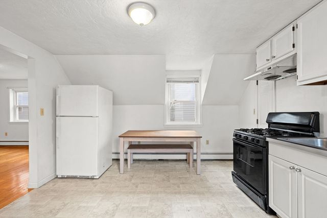 8 Walnut St 2A, Quincy, MA 02171