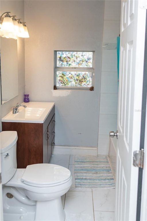 Image 9 of property listing at 1906 E CARACAS STREET, Tampa, FL 33610