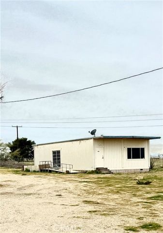 19859 Anahola Road, Helendale, CA 92342