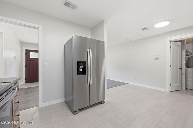 2904 E LORAN Drive, Jacksonville, FL 32216