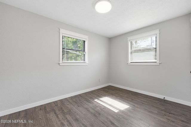 2904 E LORAN Drive, Jacksonville, FL 32216