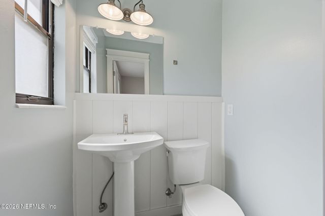 2904 E LORAN Drive, Jacksonville, FL 32216