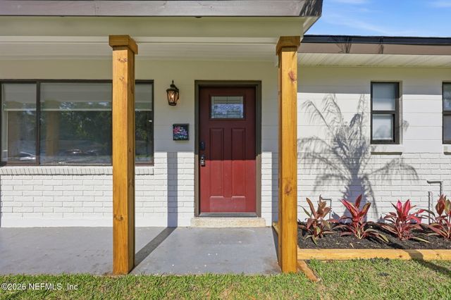 2904 E LORAN Drive, Jacksonville, FL 32216