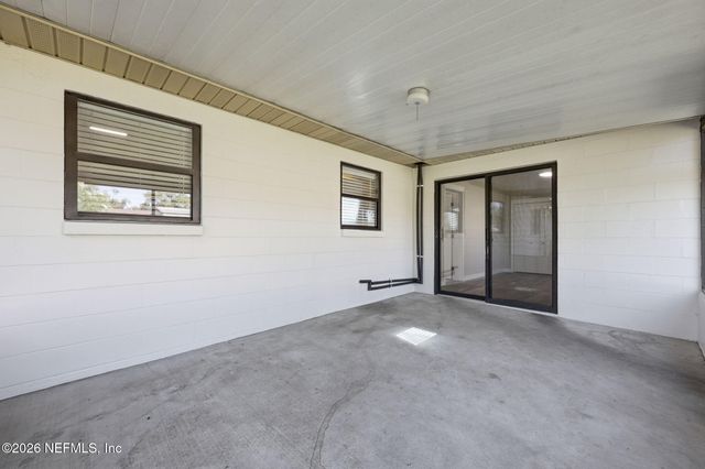 2904 E LORAN Drive, Jacksonville, FL 32216