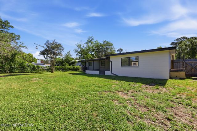 2904 E LORAN Drive, Jacksonville, FL 32216