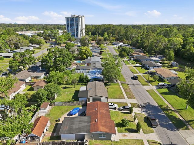 2904 E LORAN Drive, Jacksonville, FL 32216