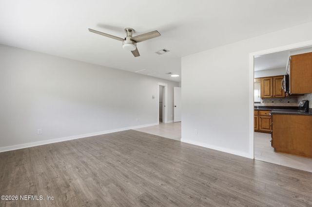 2904 E LORAN Drive, Jacksonville, FL 32216