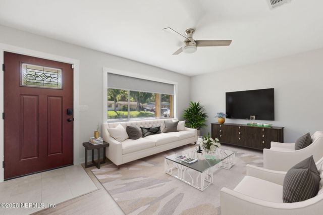 2904 E LORAN Drive, Jacksonville, FL 32216