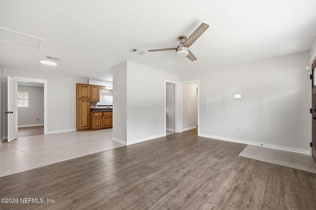 2904 E LORAN Drive, Jacksonville, FL 32216