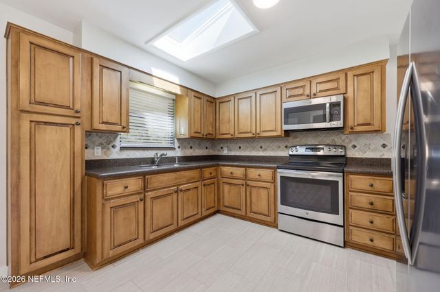 2904 E LORAN Drive, Jacksonville, FL 32216