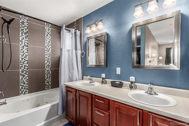 7556 S Shawnee Street, Aurora, CO 80016