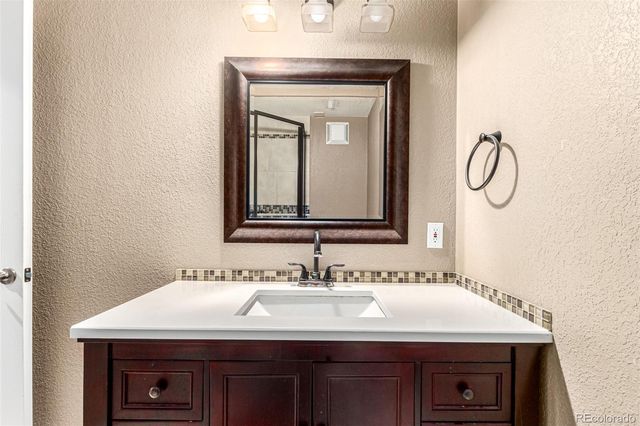 7556 S Shawnee Street, Aurora, CO 80016