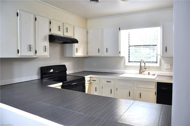1504 Aspen Way, Winston-salem, NC 27106