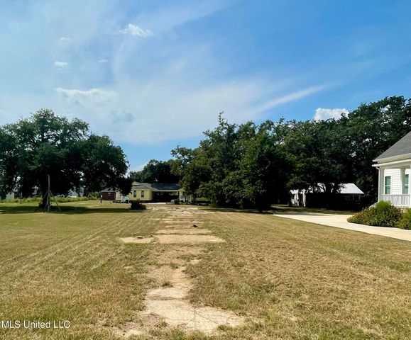 219 Texas Avenue, Gulfport, MS 39507