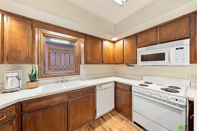 2536 S 39th Street, Lincoln, NE 68506