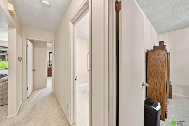 2536 S 39th Street, Lincoln, NE 68506