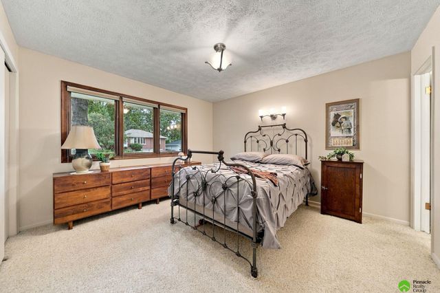 2536 S 39th Street, Lincoln, NE 68506