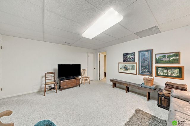 2536 S 39th Street, Lincoln, NE 68506