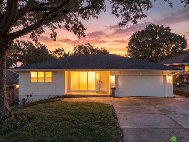 2536 S 39th Street, Lincoln, NE 68506