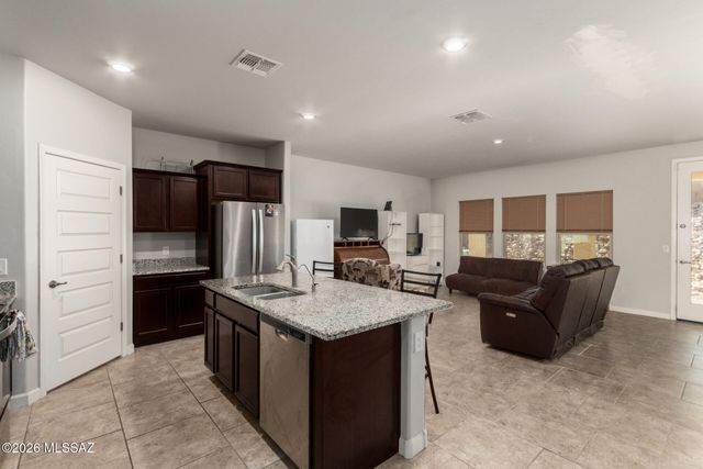 503 W Weldon Street, Corona De Tucson, AZ 85641