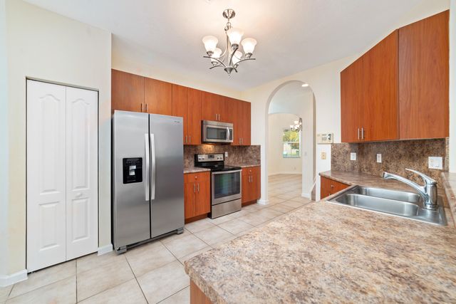 6004 Spring Lake Terrace, Fort Pierce, FL 34951