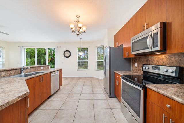 6004 Spring Lake Terrace, Fort Pierce, FL 34951