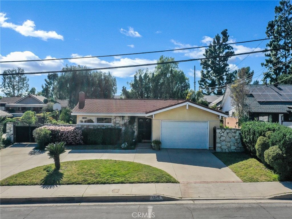 12289 Woodley, Granada Hills, CA 91344