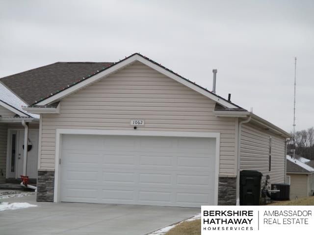 1062 N 170 Avenue, Omaha, NE 68118