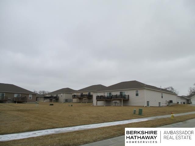 1062 N 170 Avenue, Omaha, NE 68118