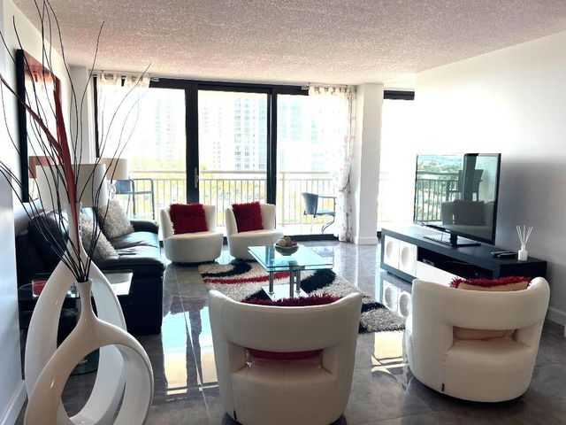 3400 N Ocean Drive 905, Singer Island, FL 33404