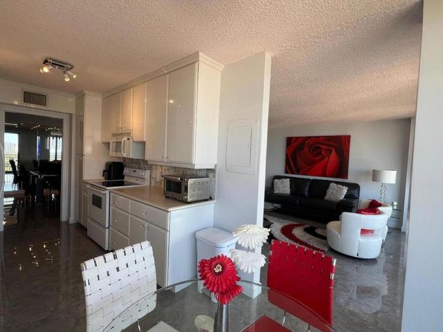 3400 N Ocean Drive 905, Singer Island, FL 33404