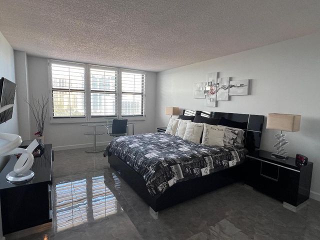 3400 N Ocean Drive 905, Singer Island, FL 33404