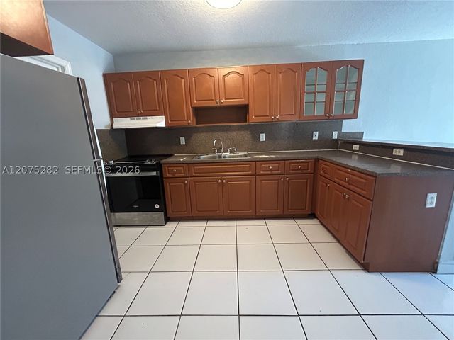 2421 NW 99th Ter 2, Miami, FL 33147