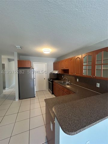 2421 NW 99th Ter 2, Miami, FL 33147