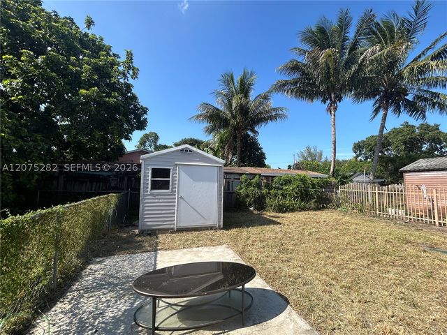 2421 NW 99th Ter 2, Miami, FL 33147